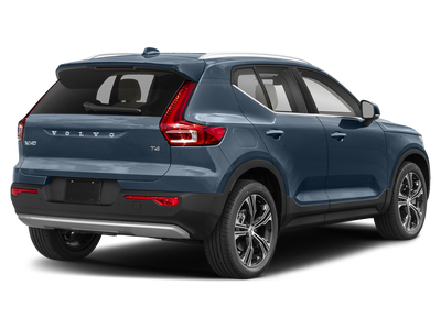 2022 Volvo XC40 Momentum