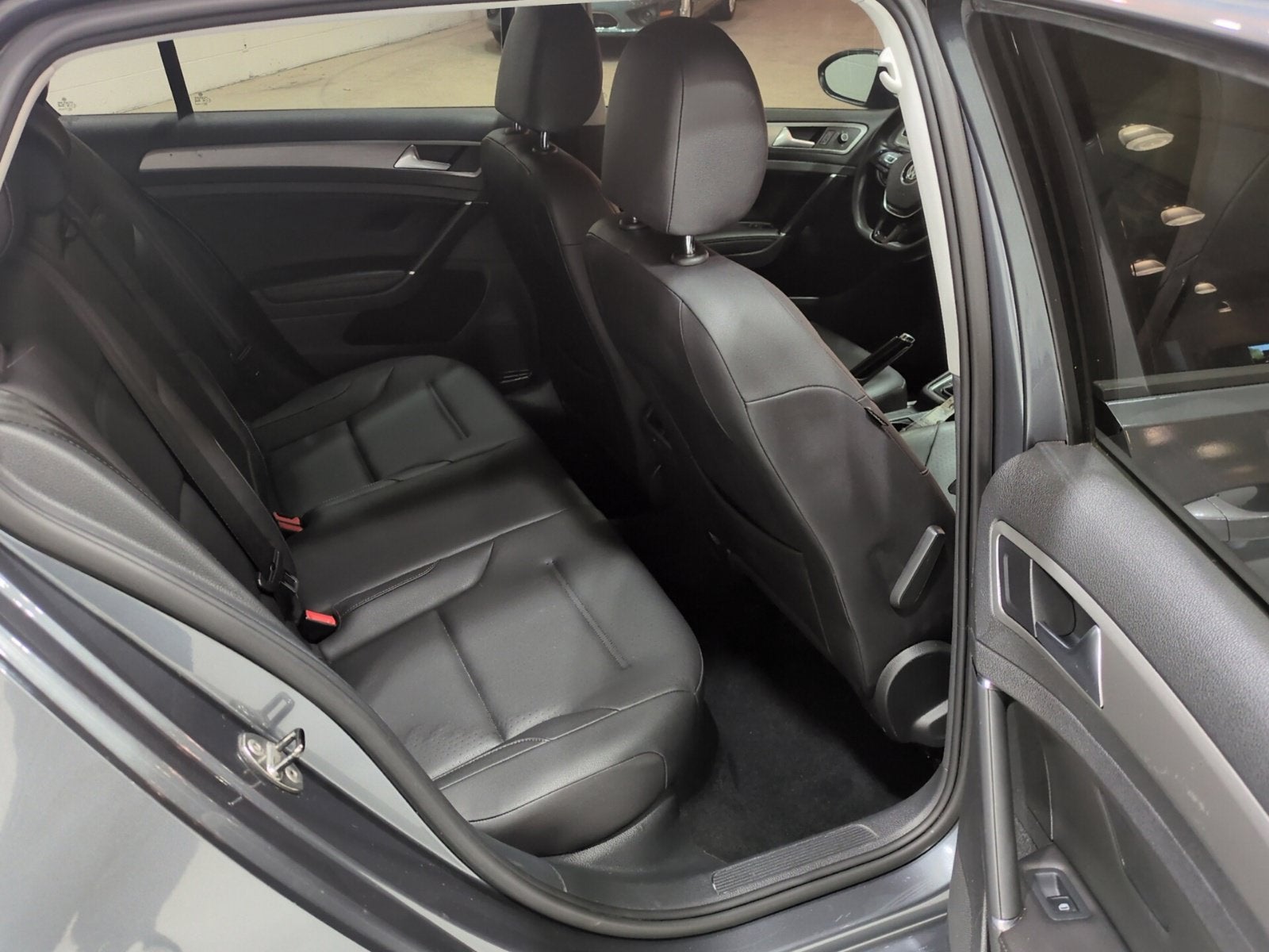 2015 Volkswagen Golf TDI S 4-Door