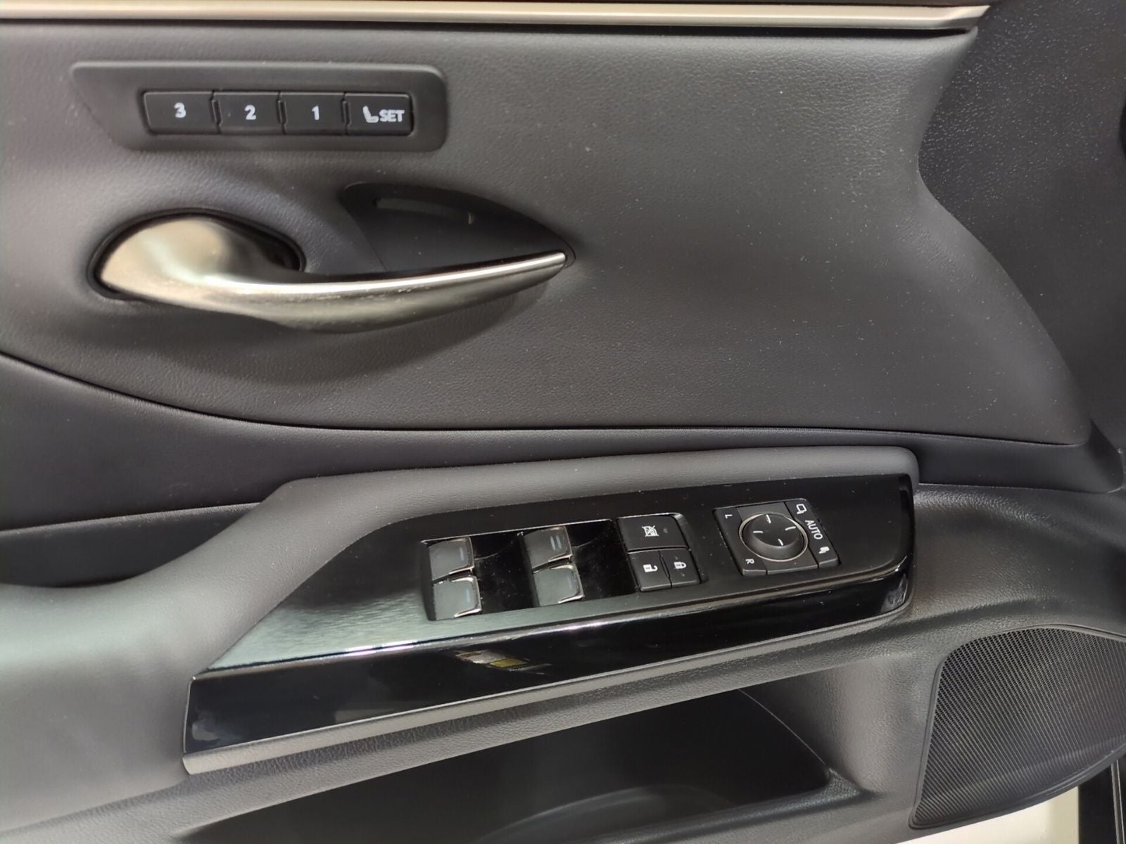 2023 Lexus ES 350 Ultra Luxury
