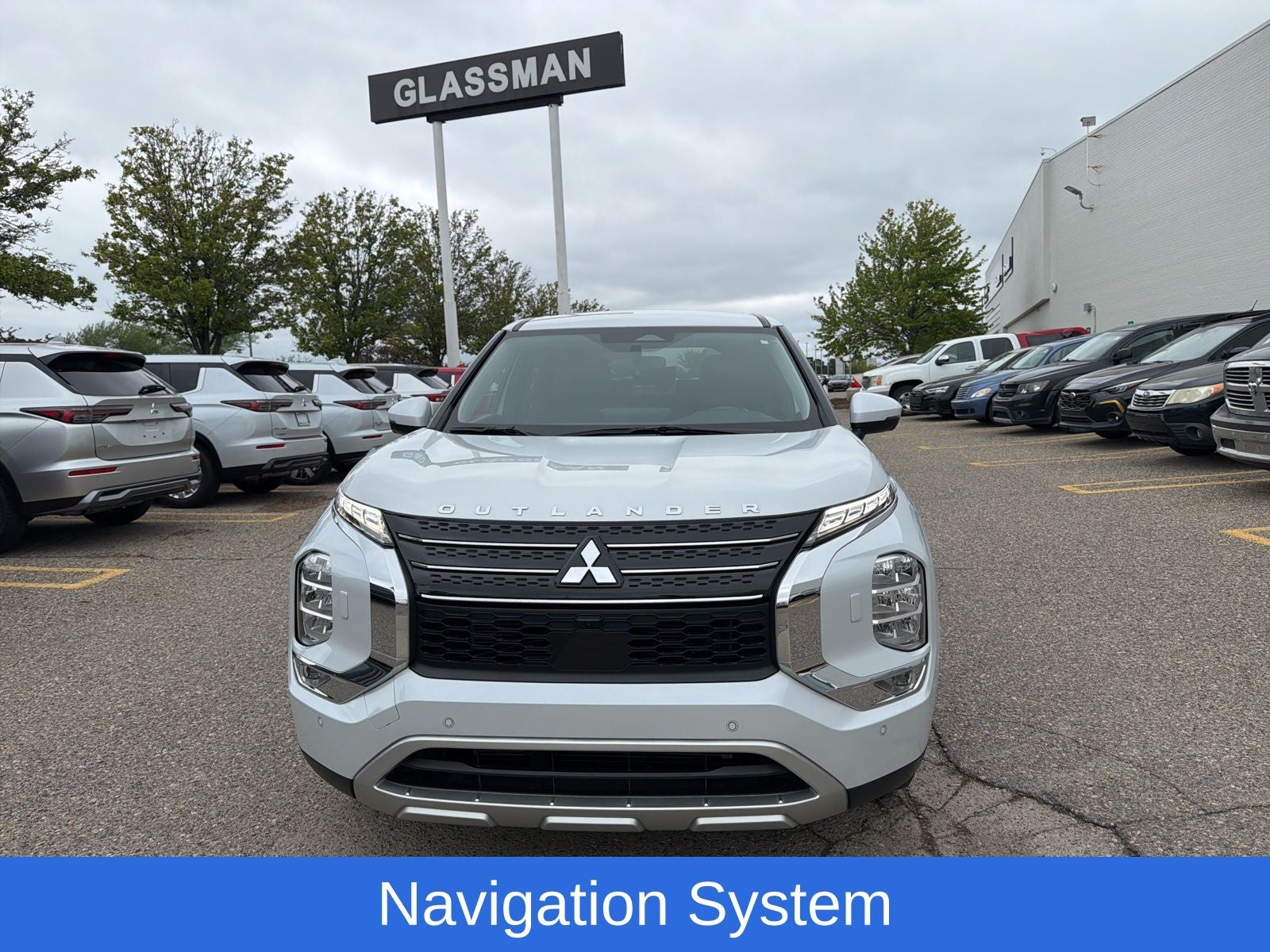 2023 Mitsubishi Outlander SE