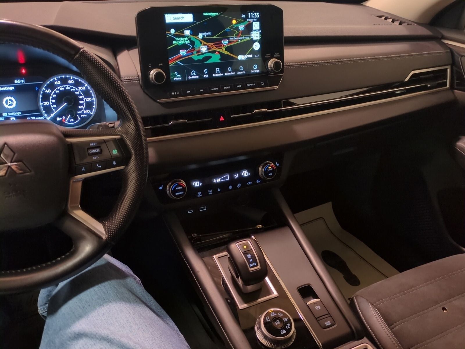 2023 Mitsubishi Outlander SE