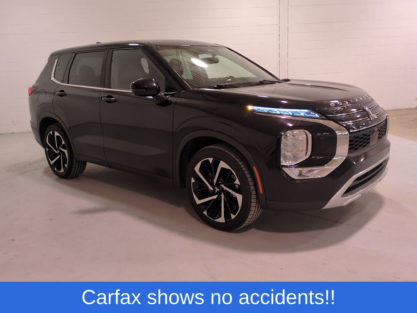 2023 Mitsubishi Outlander SE