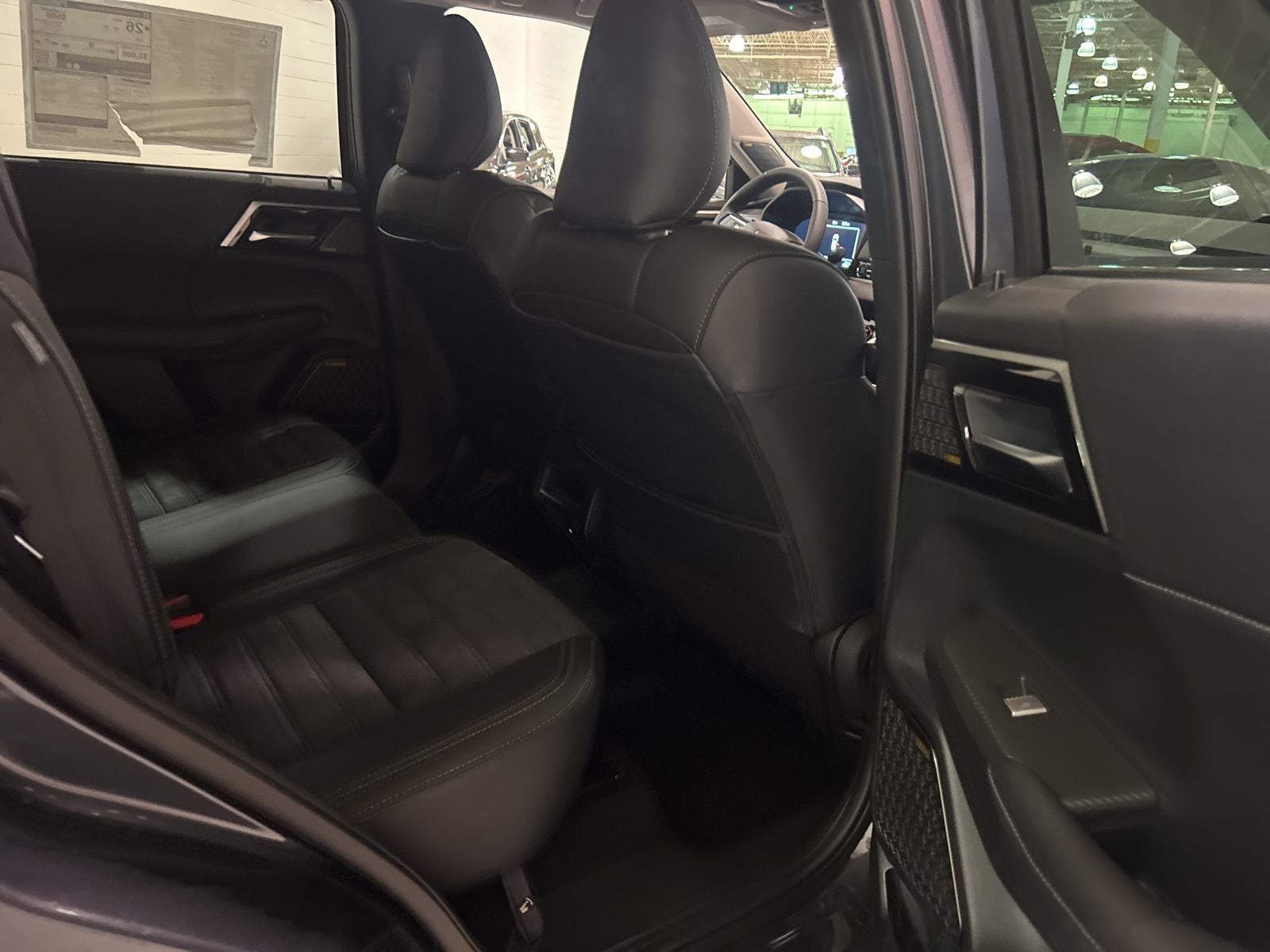 2025 Mitsubishi Outlander SE