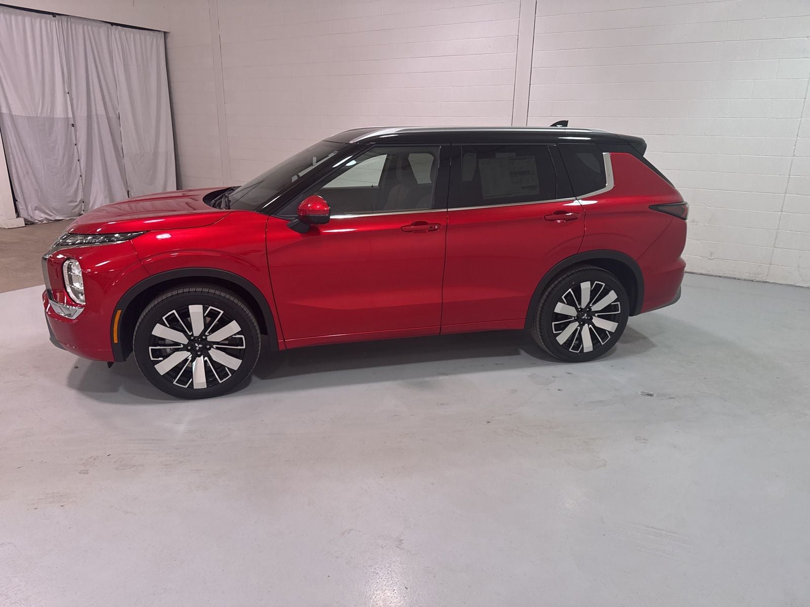 2025 Mitsubishi Outlander SEL