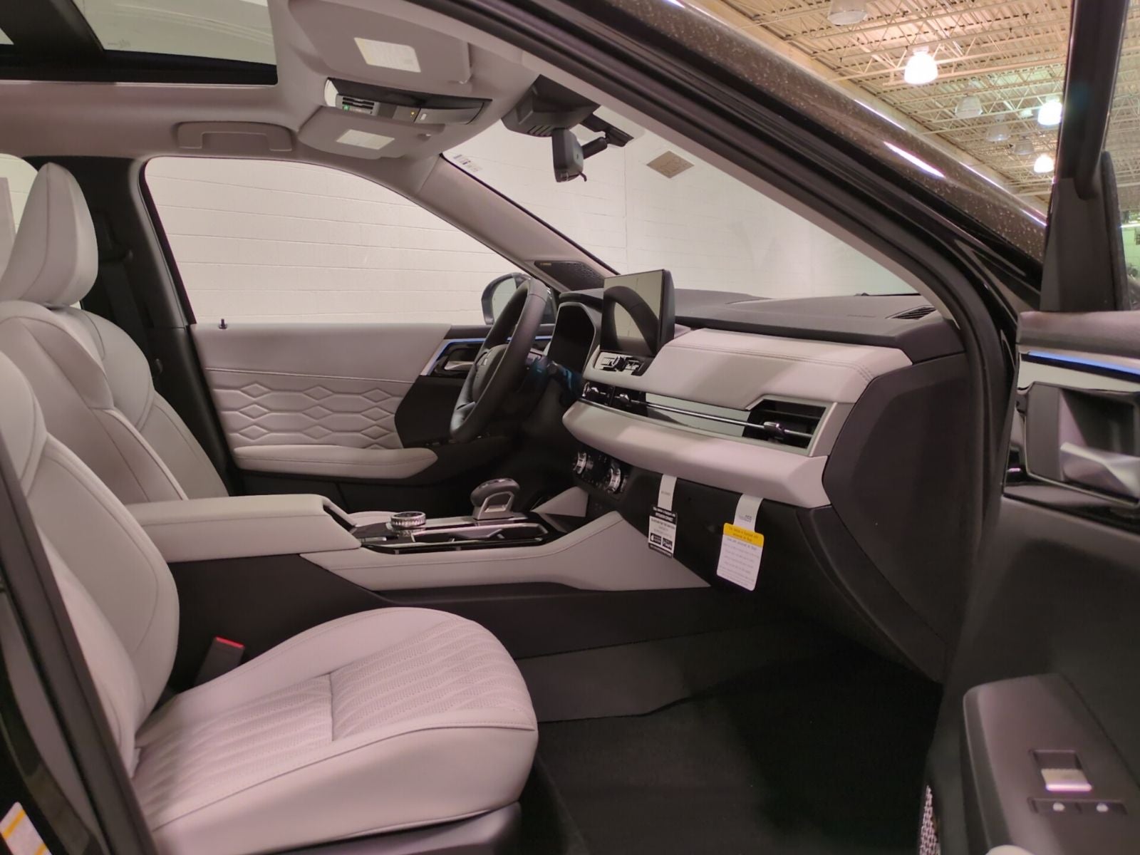 2025 Mitsubishi Outlander SEL Platinum Edition