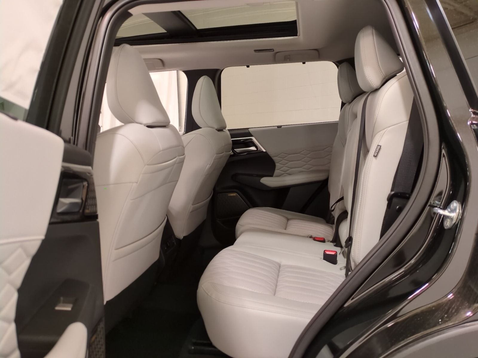 2025 Mitsubishi Outlander SEL Platinum Edition