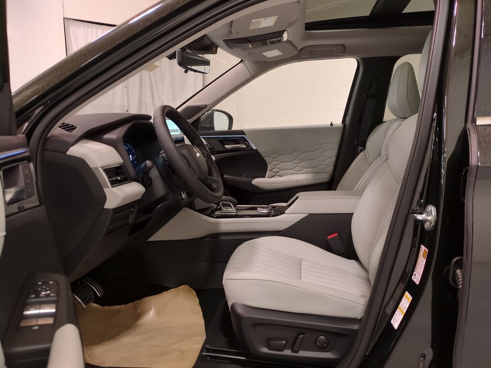 2025 Mitsubishi Outlander SEL Platinum Edition