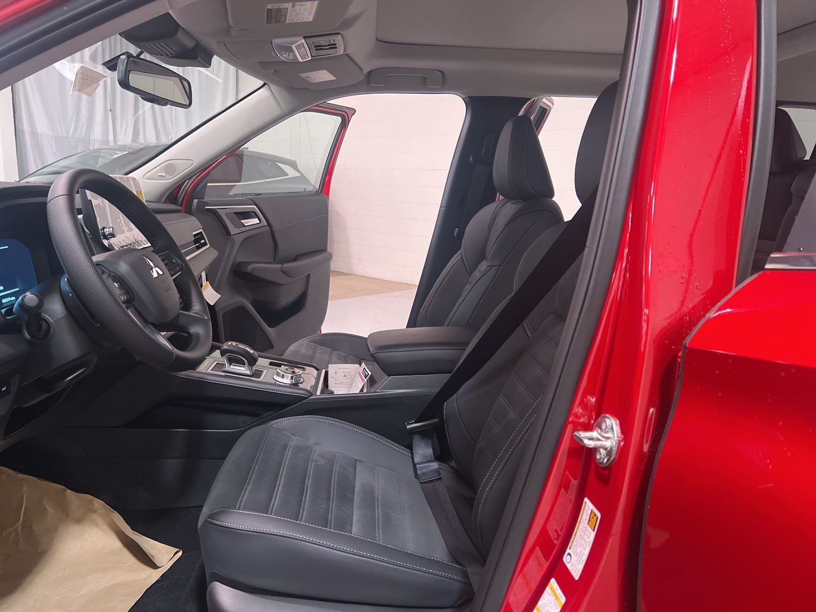 2025 Mitsubishi Outlander PHEV SE