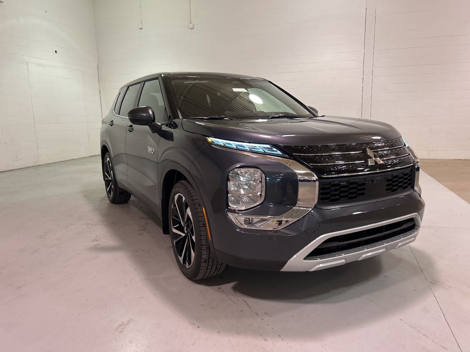 2025 Mitsubishi Outlander PHEV SE