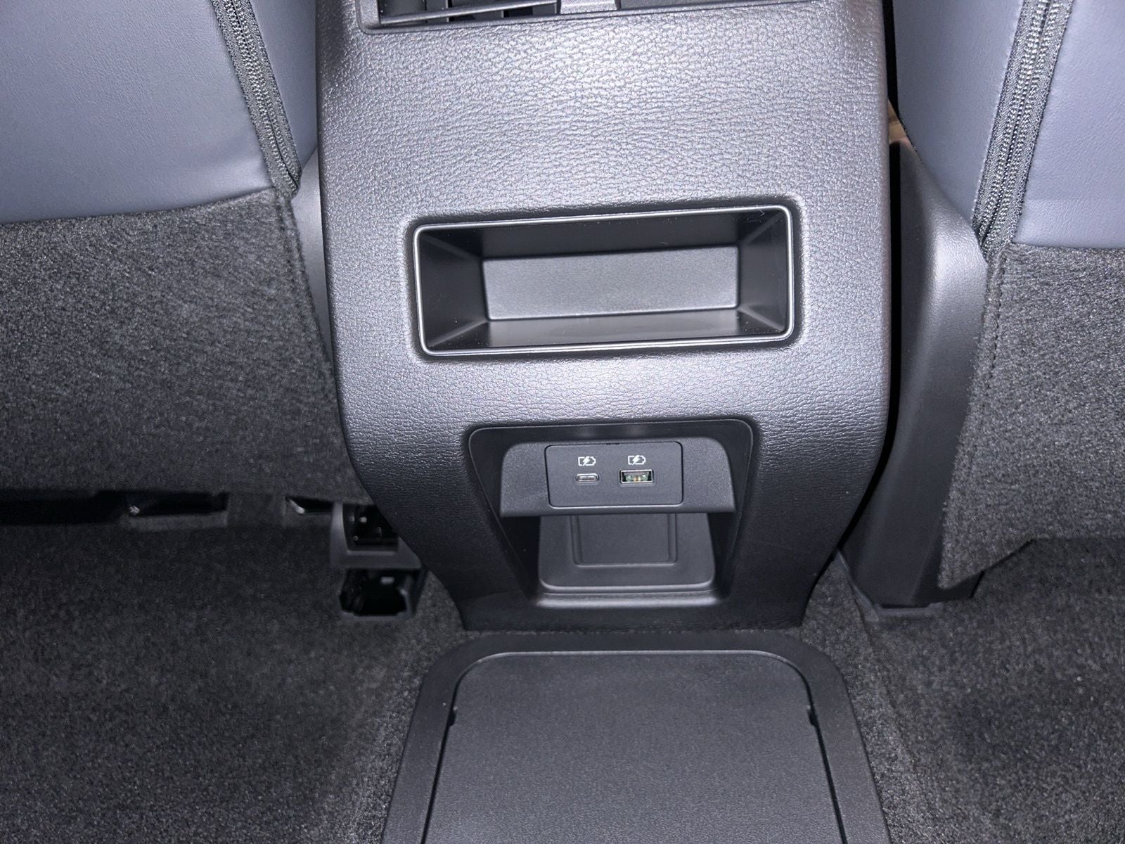 2025 Mitsubishi Outlander PHEV SE