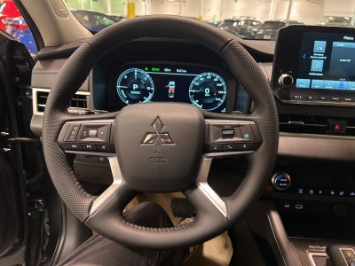 2025 Mitsubishi Outlander PHEV SE
