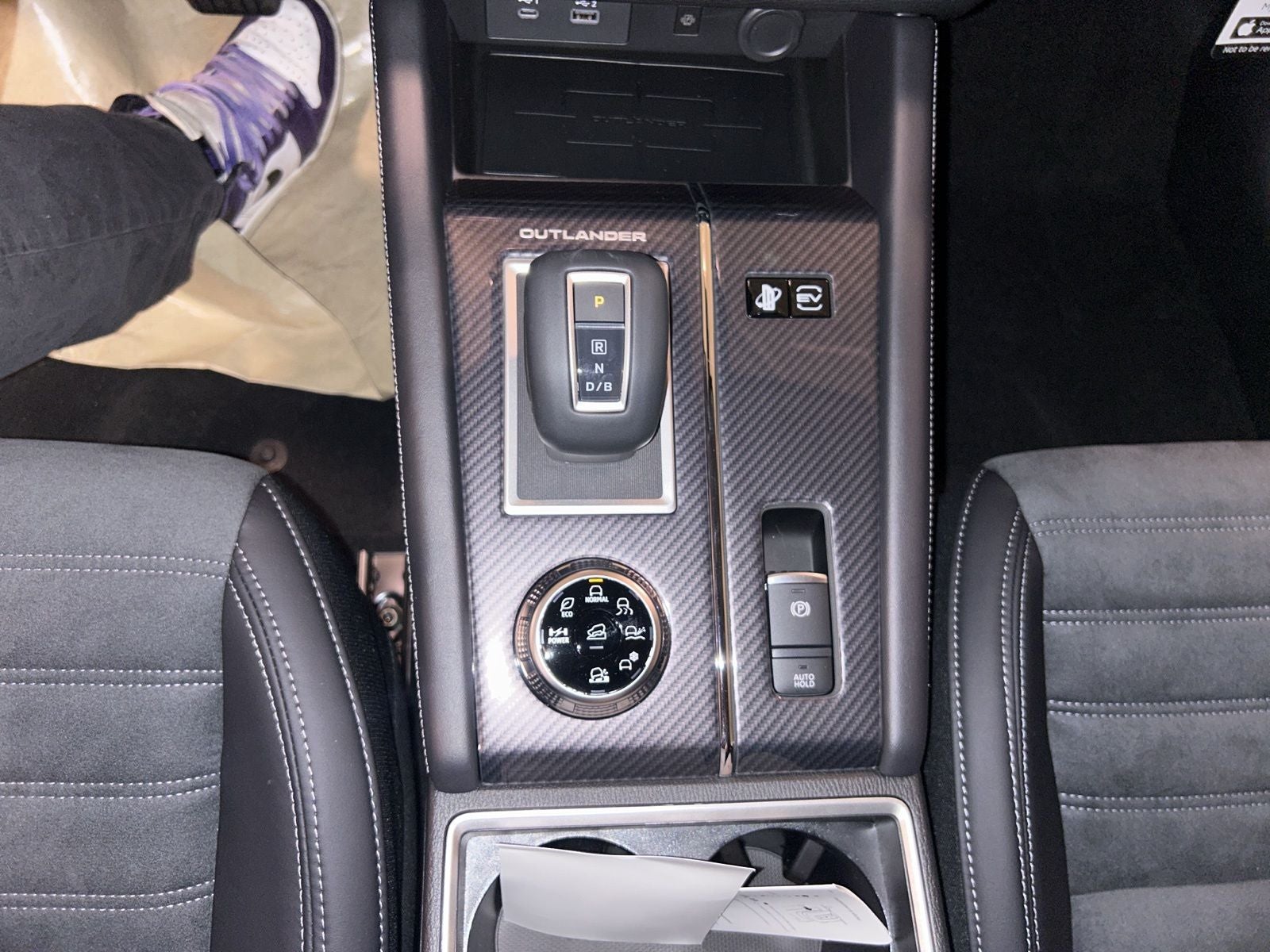 2025 Mitsubishi Outlander PHEV SE