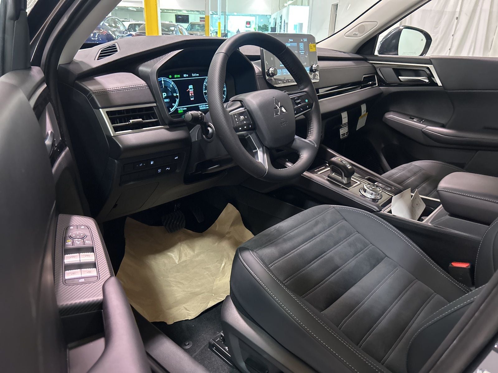 2025 Mitsubishi Outlander PHEV SE