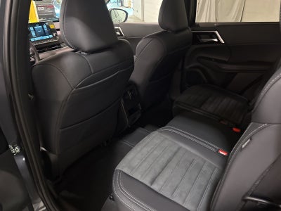 2025 Mitsubishi Outlander PHEV SE