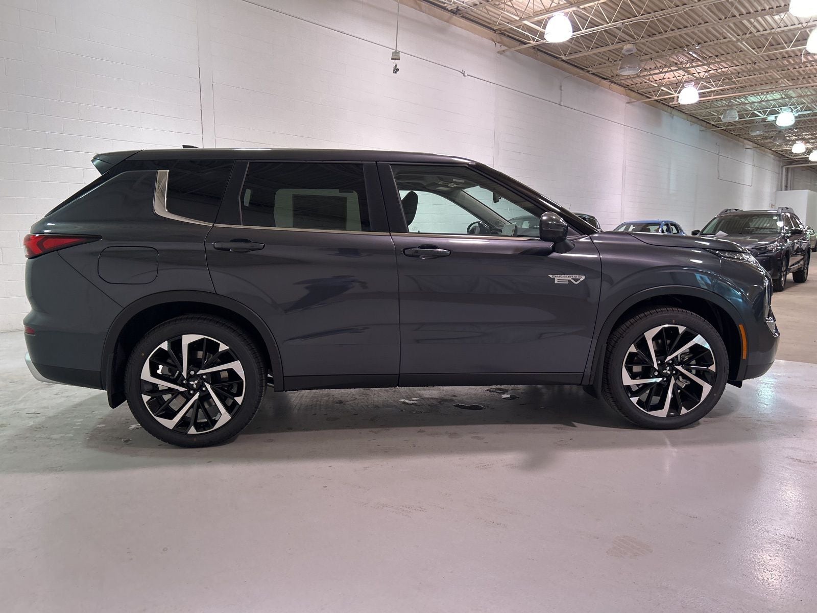 2025 Mitsubishi Outlander PHEV SE