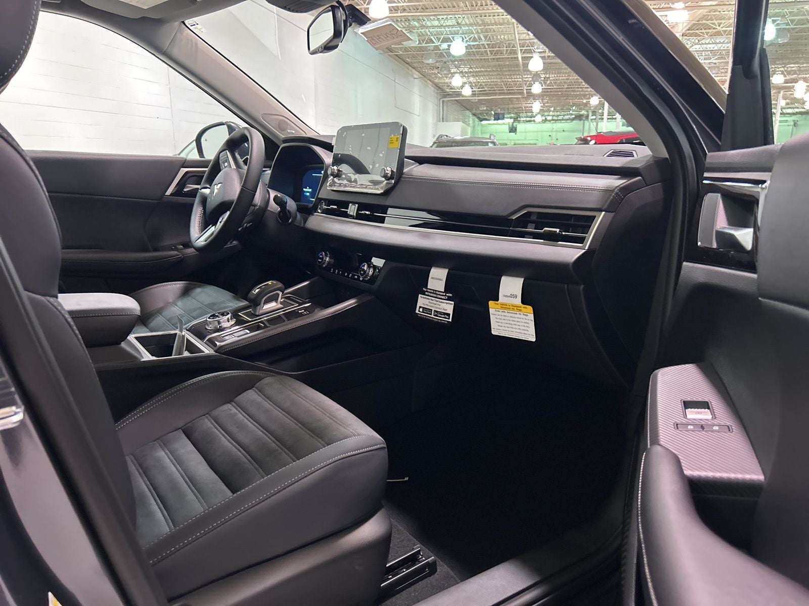 2025 Mitsubishi Outlander PHEV SE