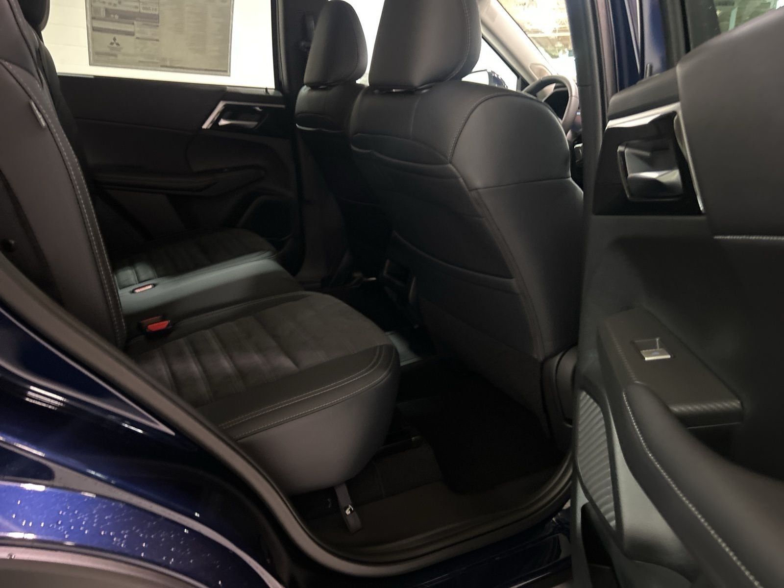 2025 Mitsubishi Outlander PHEV SE