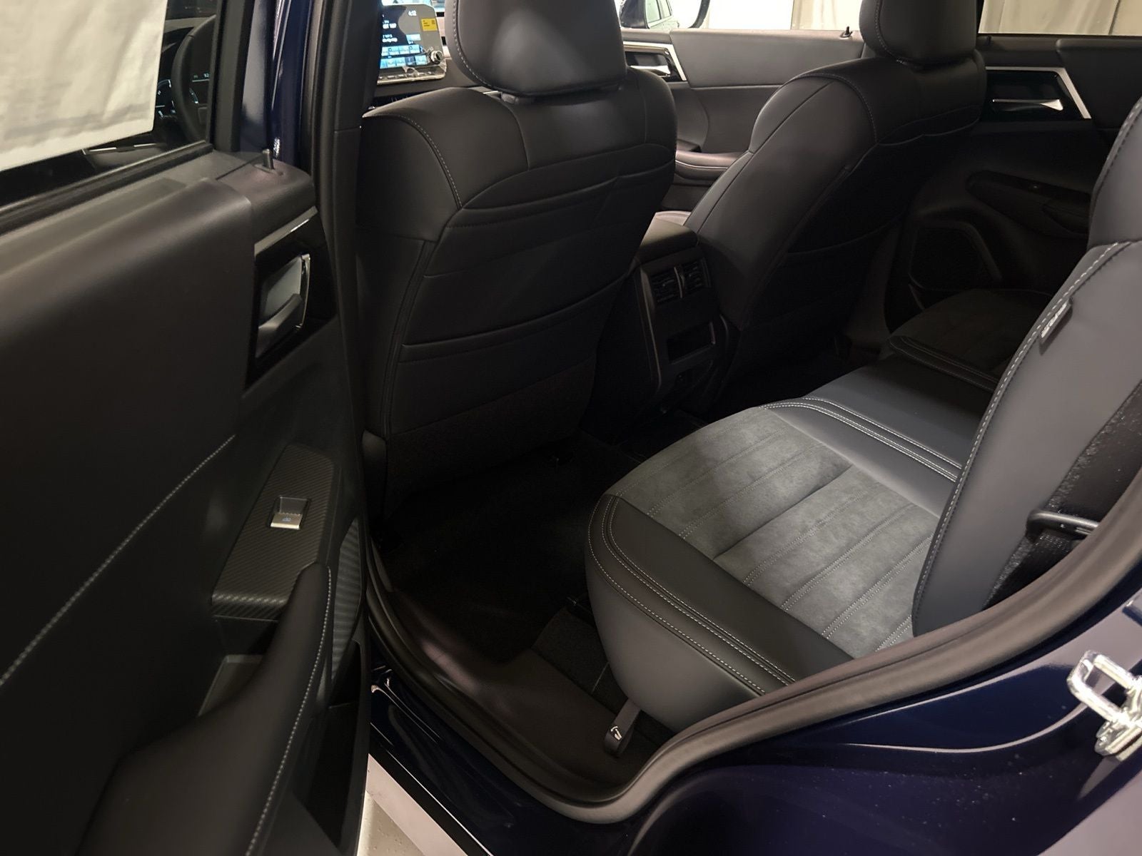 2025 Mitsubishi Outlander PHEV SE