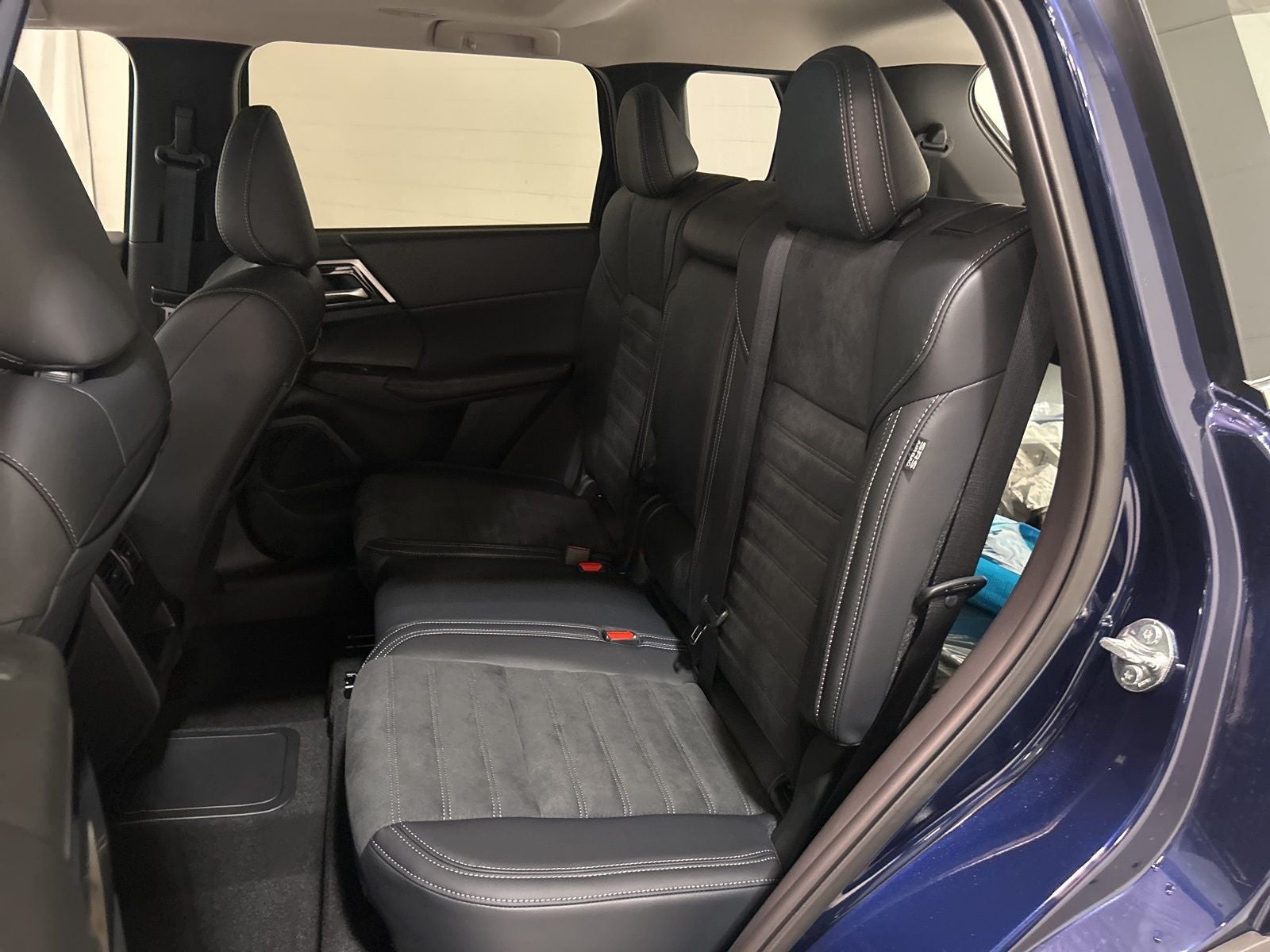 2025 Mitsubishi Outlander PHEV SE