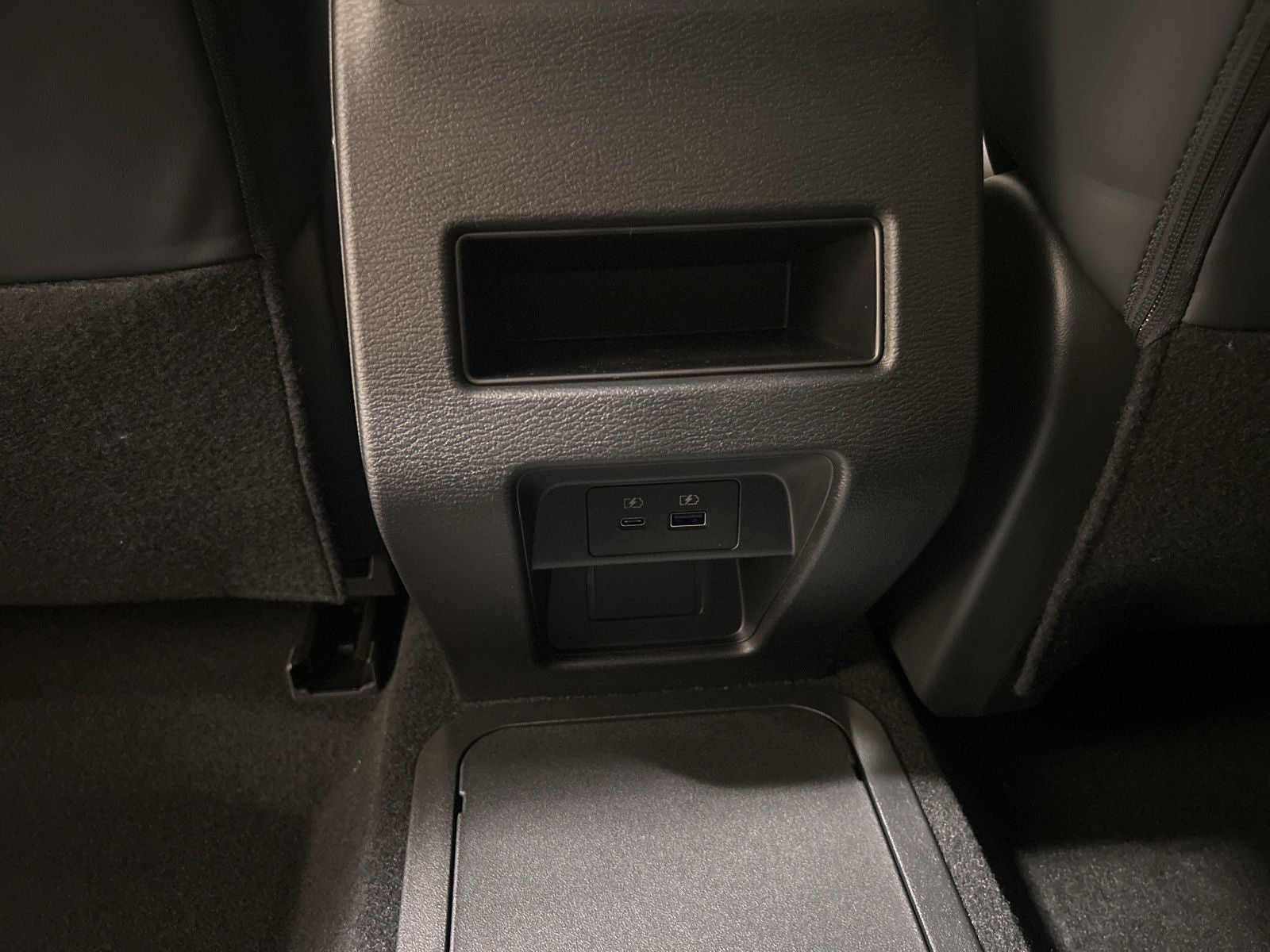 2025 Mitsubishi Outlander PHEV SE