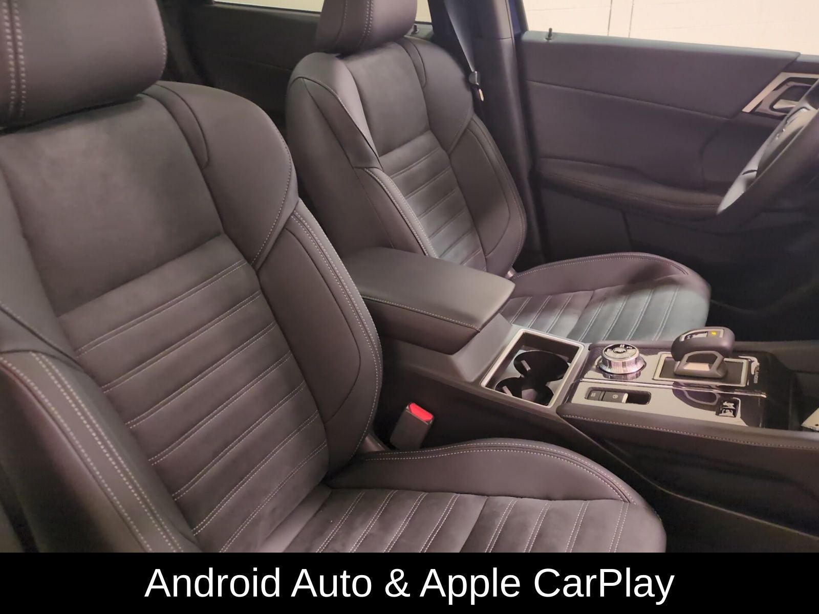 2025 Mitsubishi Outlander Plug-in Hybrid SE - Photo 11