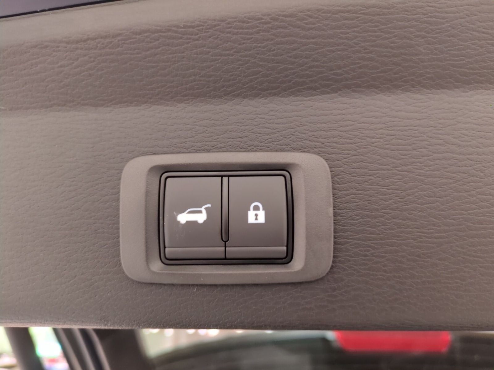 2025 Mitsubishi Outlander Plug-in Hybrid SE - Photo 14