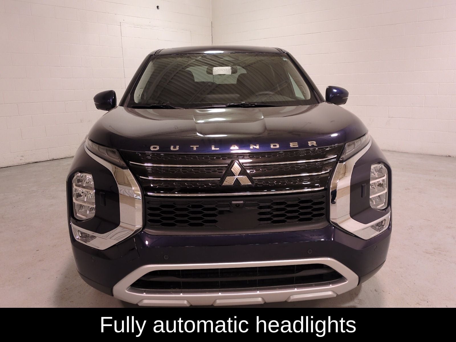 2025 Mitsubishi Outlander Plug-in Hybrid SE - Photo 9