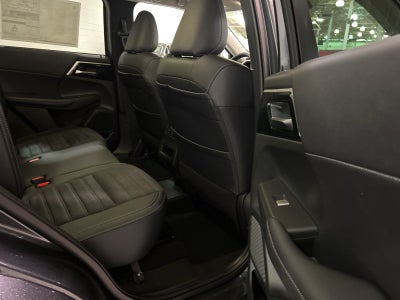 2025 Mitsubishi Outlander PHEV SE