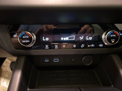 2025 Mitsubishi Outlander PHEV SE