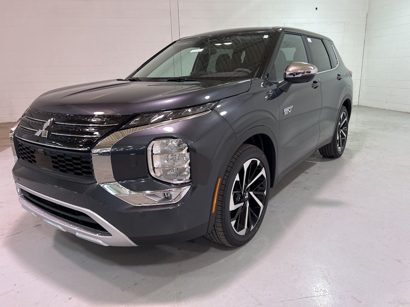 2025 Mitsubishi Outlander PHEV SE