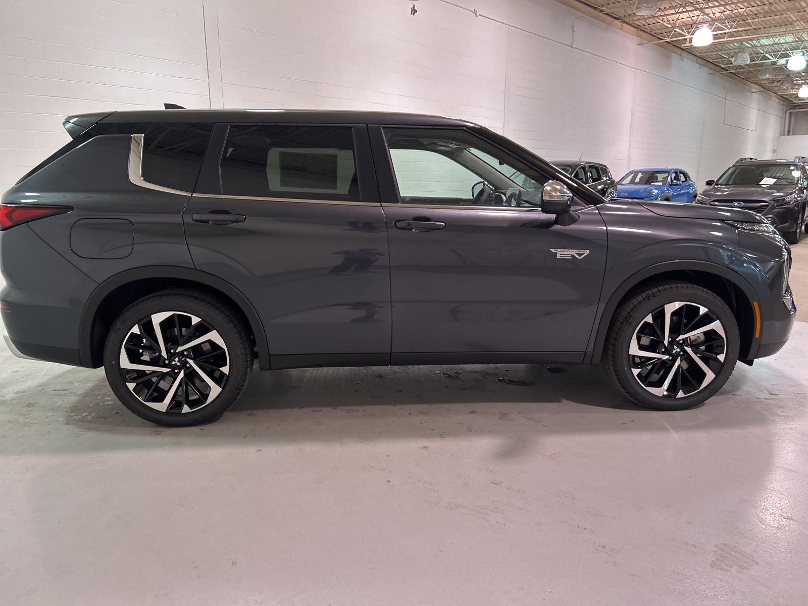 2025 Mitsubishi Outlander PHEV SE