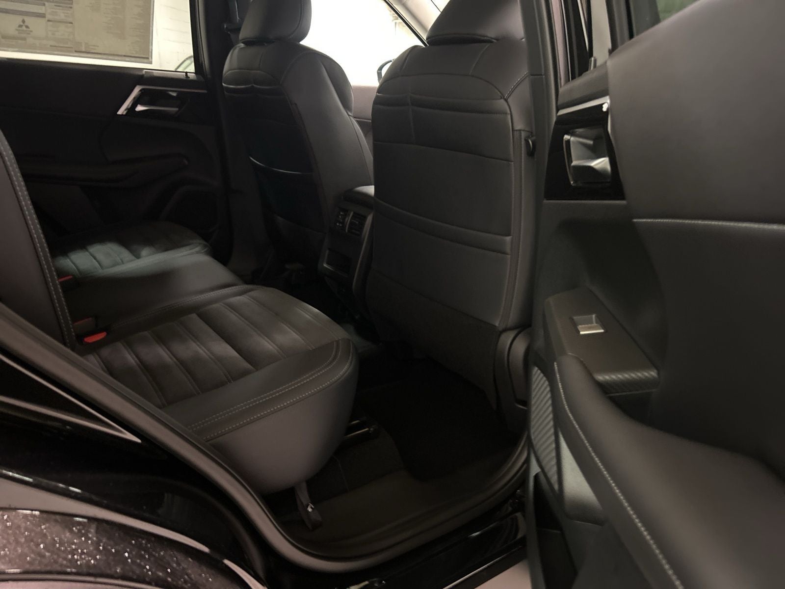 2025 Mitsubishi Outlander PHEV SE