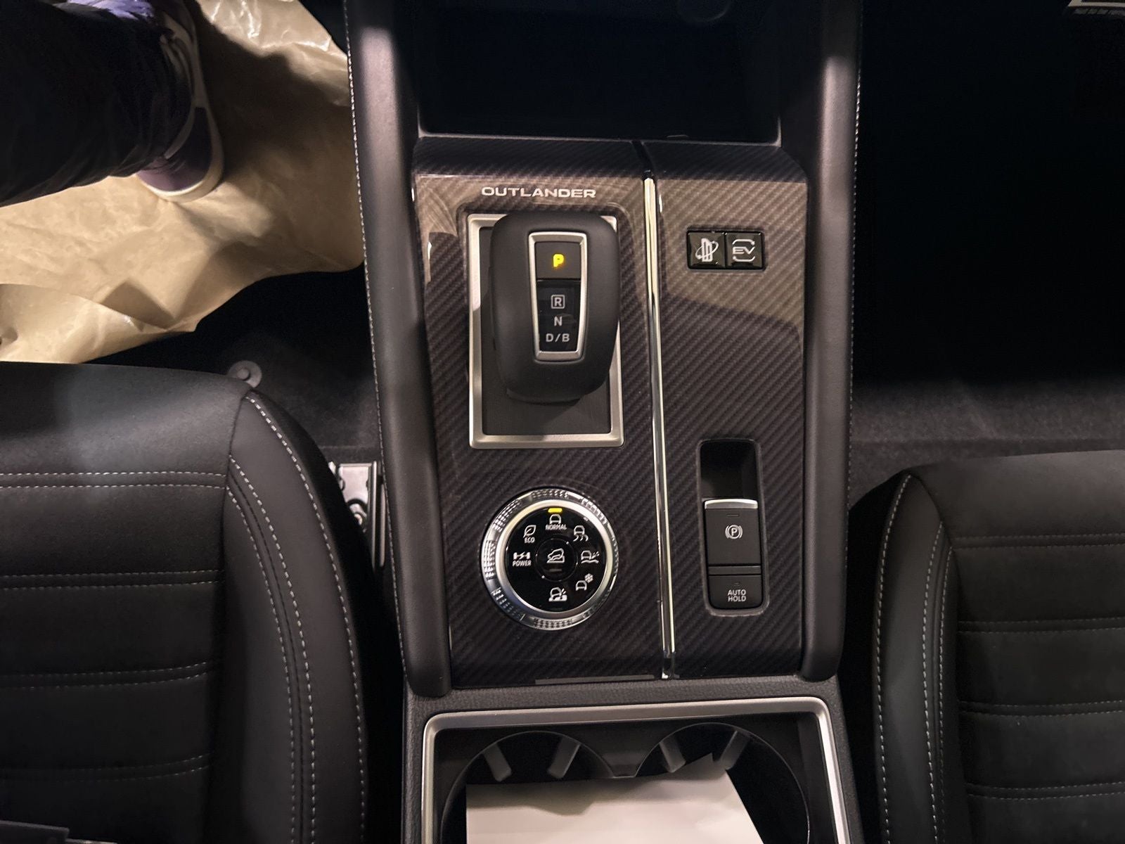 2025 Mitsubishi Outlander PHEV SE