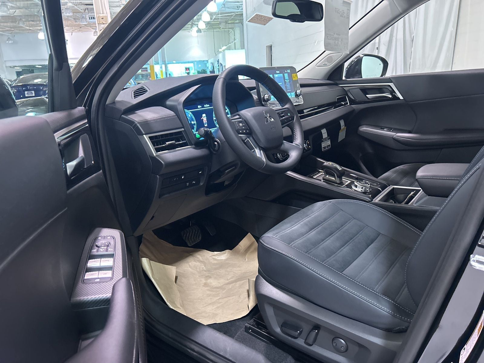 2025 Mitsubishi Outlander PHEV SE