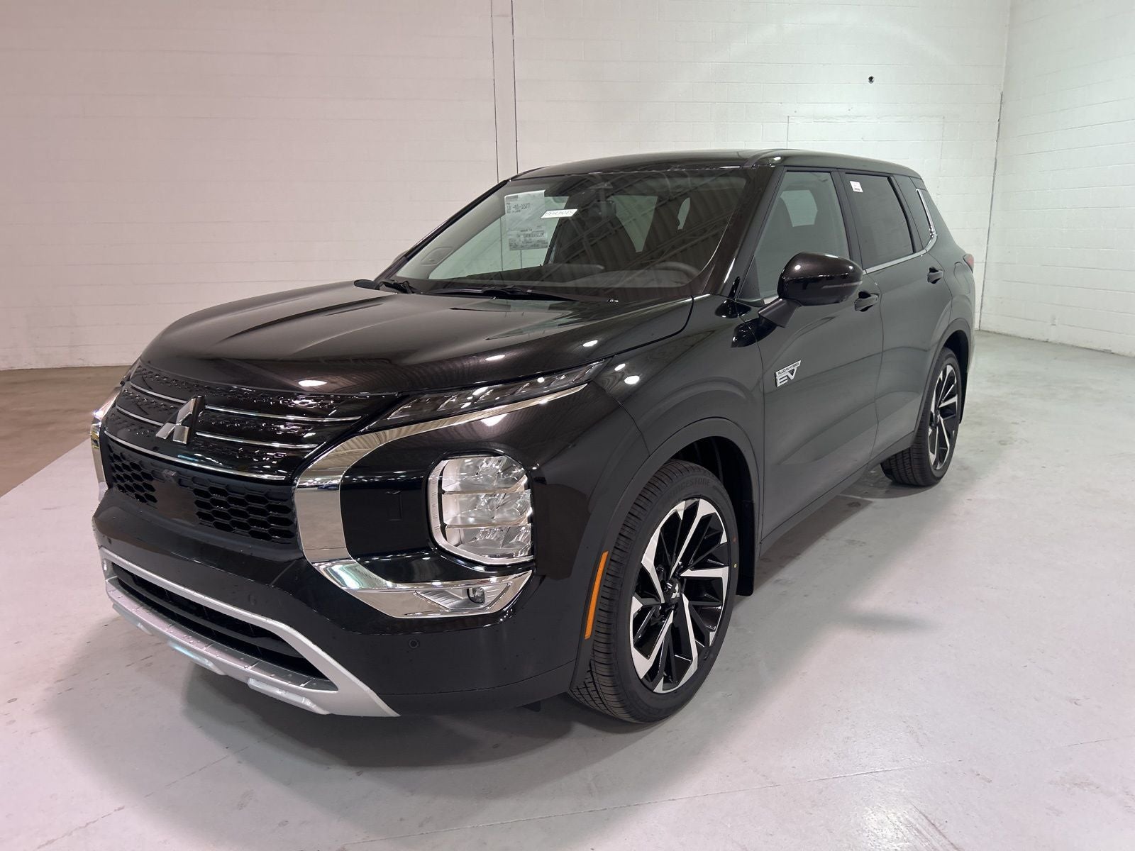 2025 Mitsubishi Outlander PHEV SE