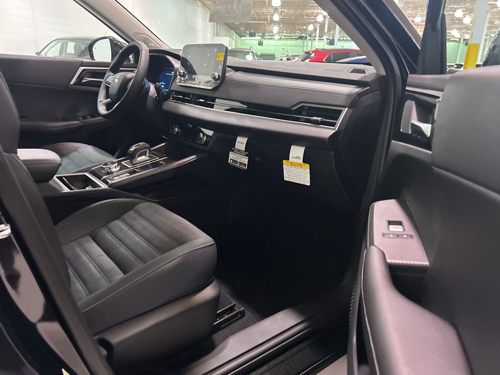 2025 Mitsubishi Outlander PHEV SE