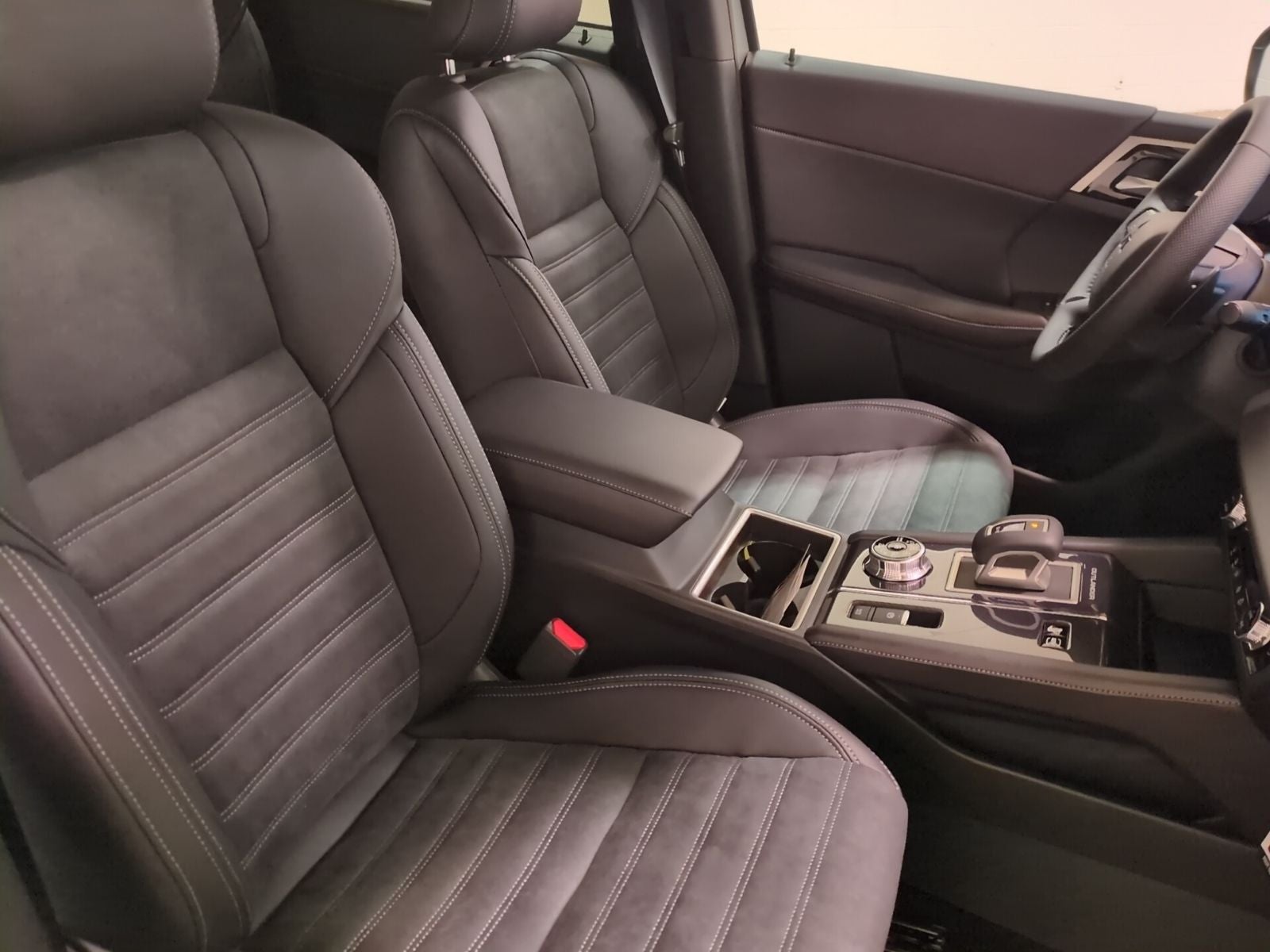 2025 Mitsubishi Outlander PHEV SE