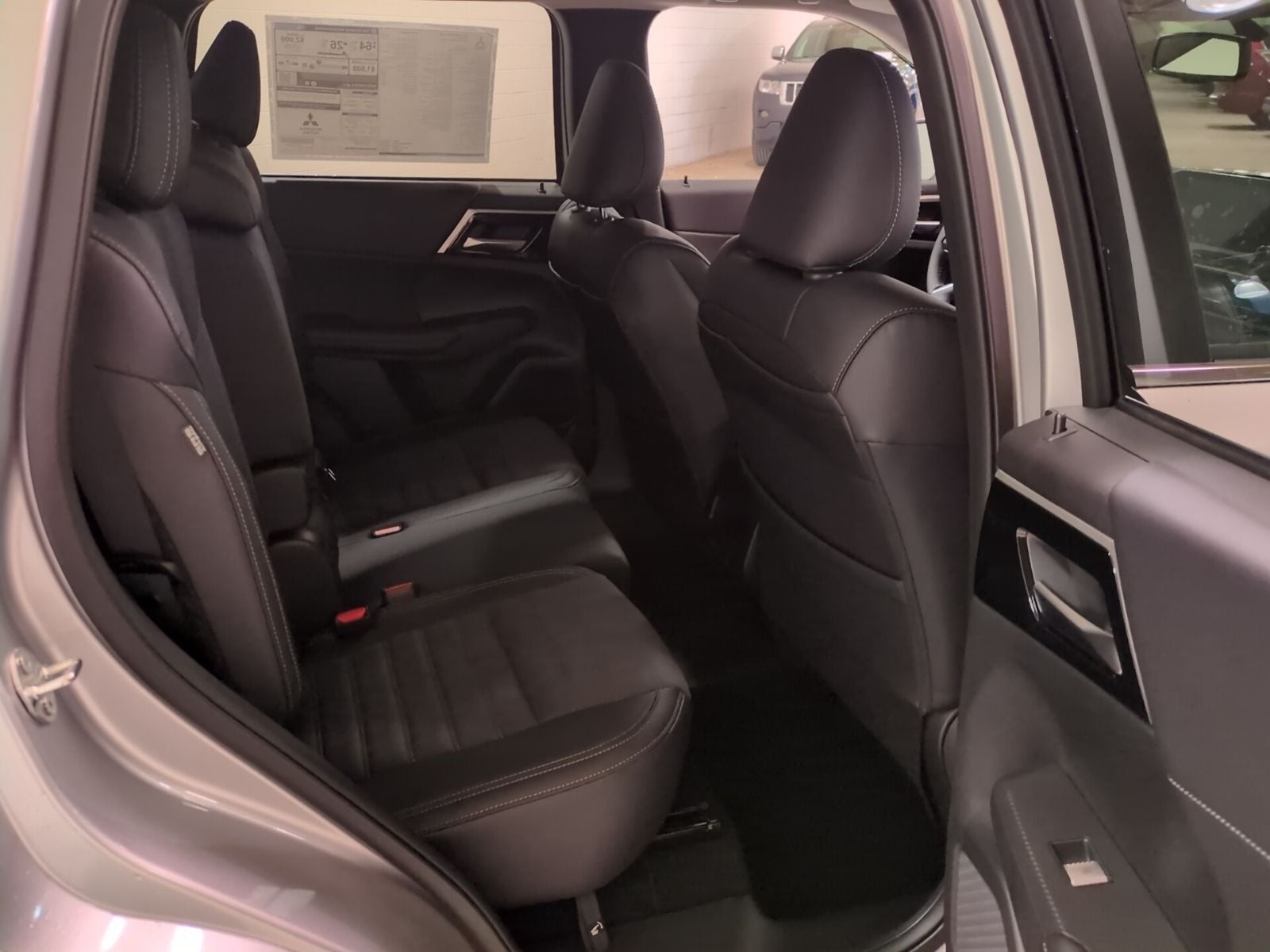 2025 Mitsubishi Outlander PHEV SE