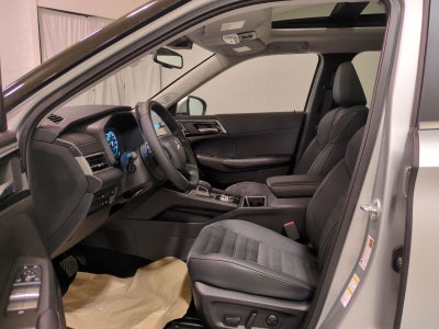 2025 Mitsubishi Outlander PHEV SE