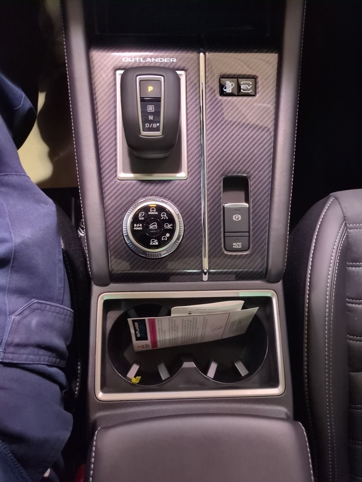 2025 Mitsubishi Outlander PHEV SE