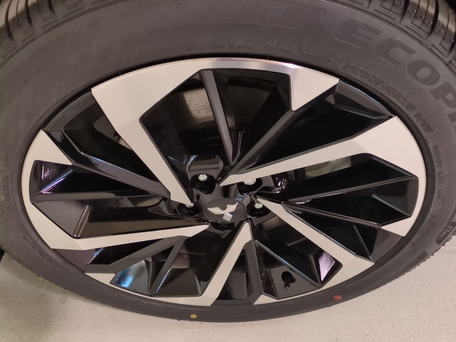 2025 Mitsubishi Outlander PHEV SE