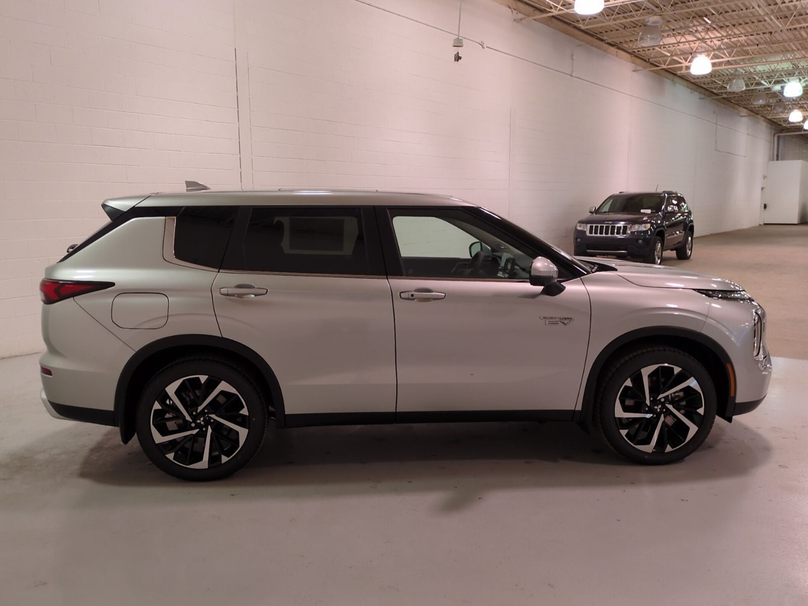2025 Mitsubishi Outlander PHEV SE