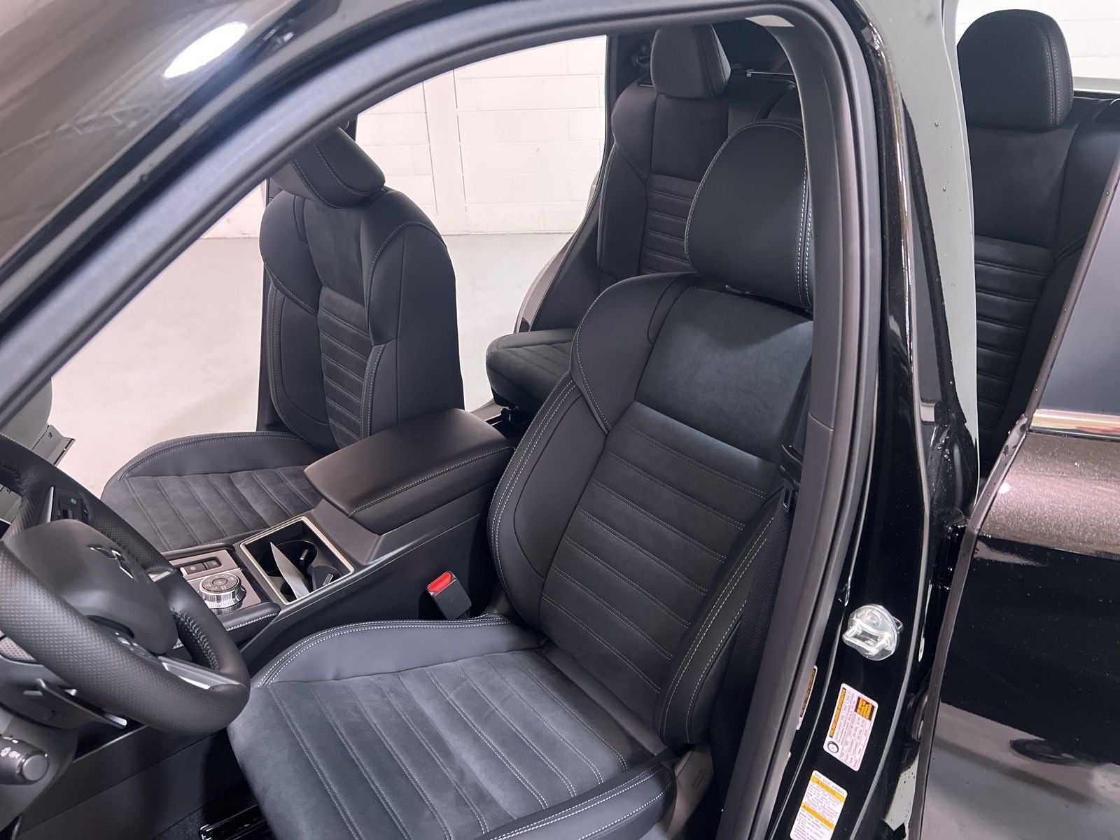 2025 Mitsubishi Outlander PHEV SE