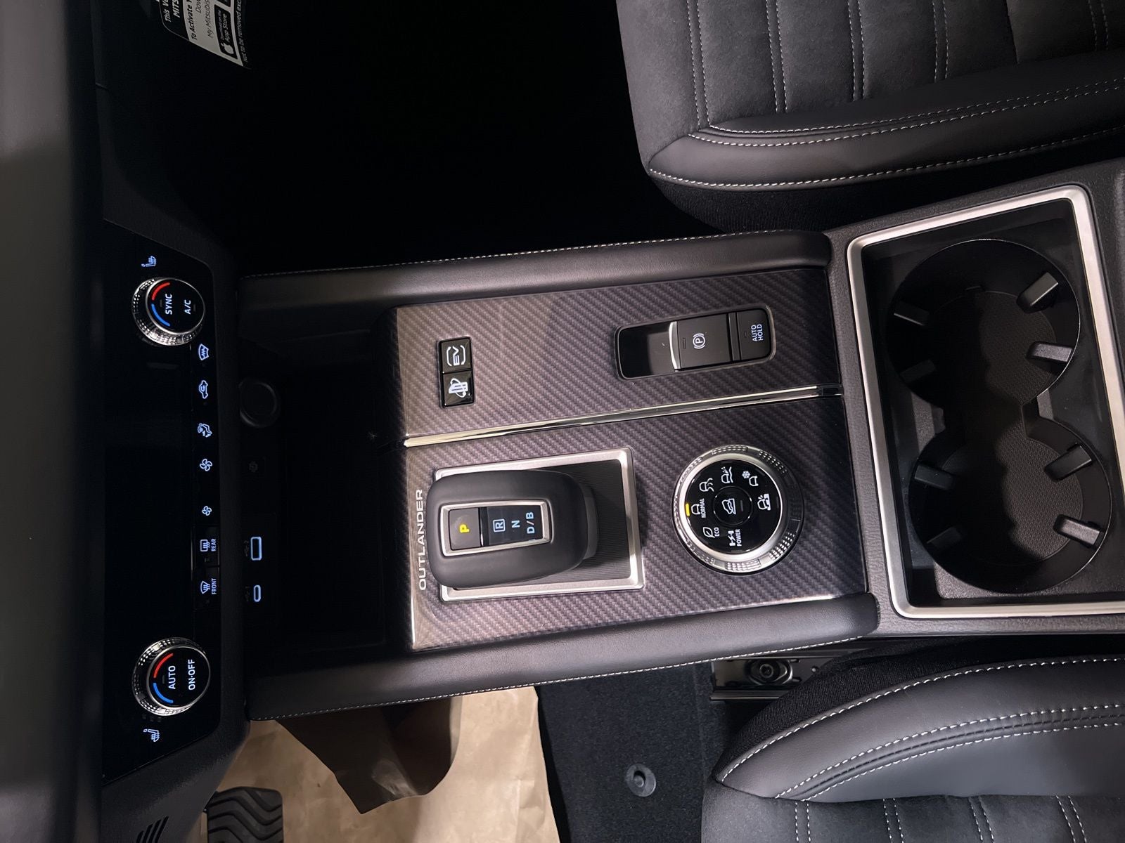 2025 Mitsubishi Outlander PHEV SE