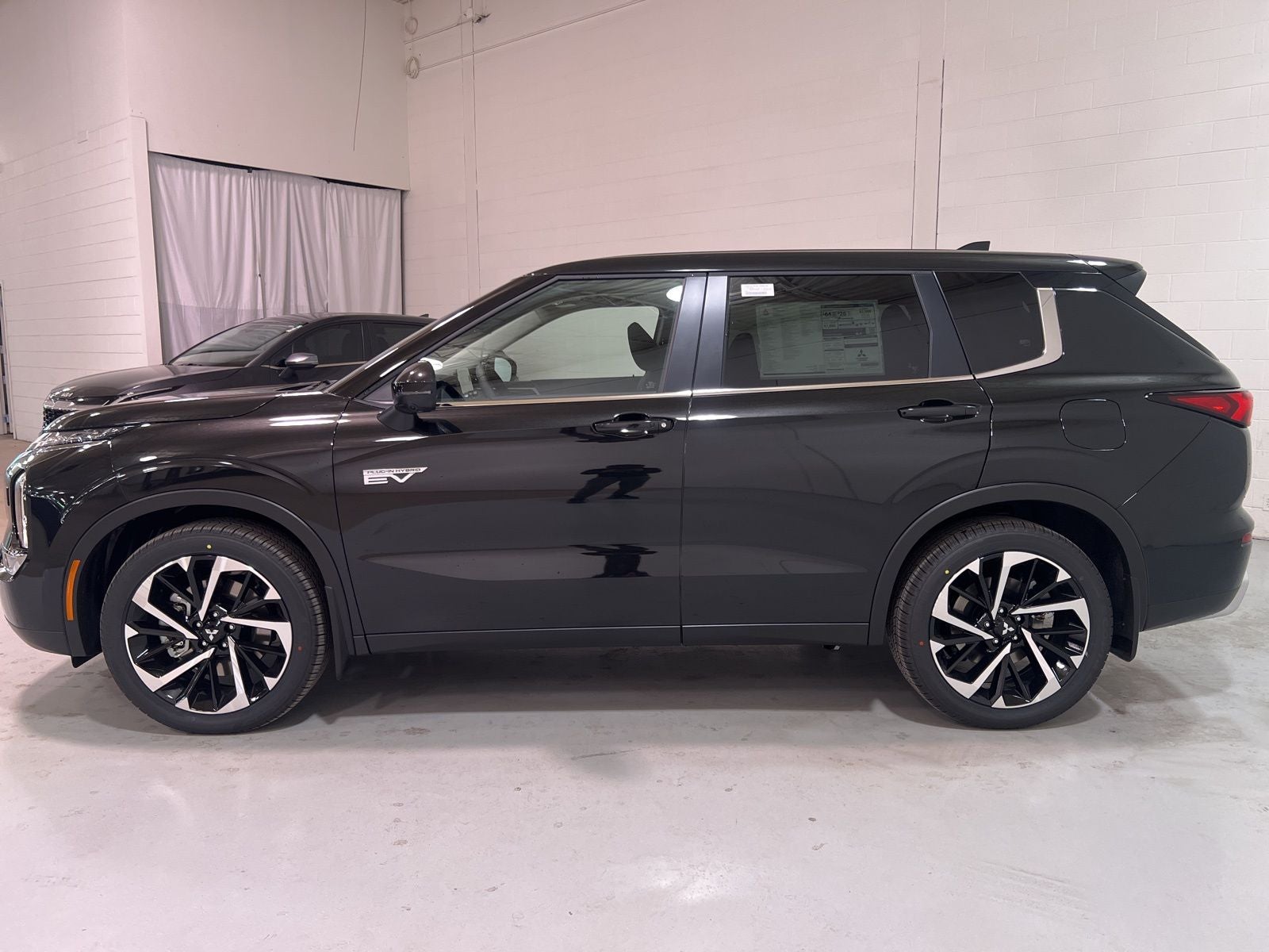 2025 Mitsubishi Outlander PHEV SE