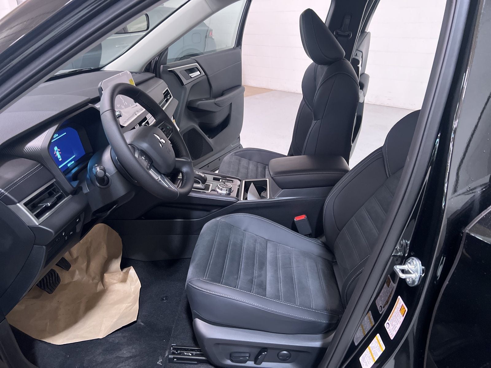 2025 Mitsubishi Outlander PHEV SE