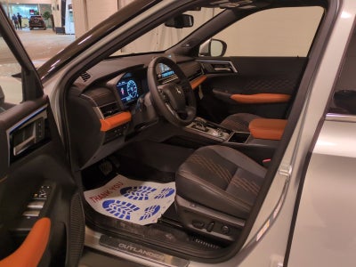 2025 Mitsubishi Outlander PHEV SEL