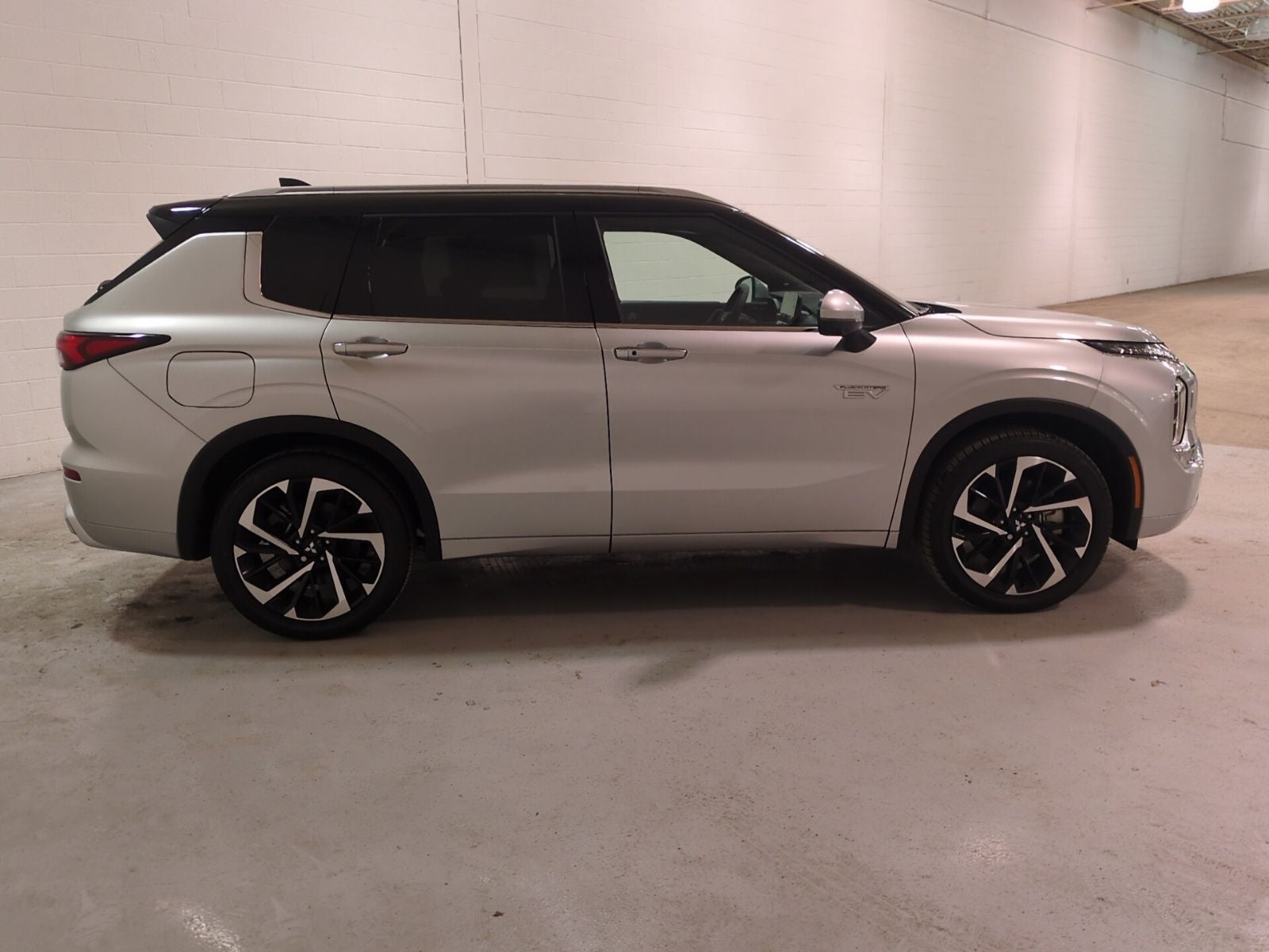 2025 Mitsubishi Outlander PHEV SEL