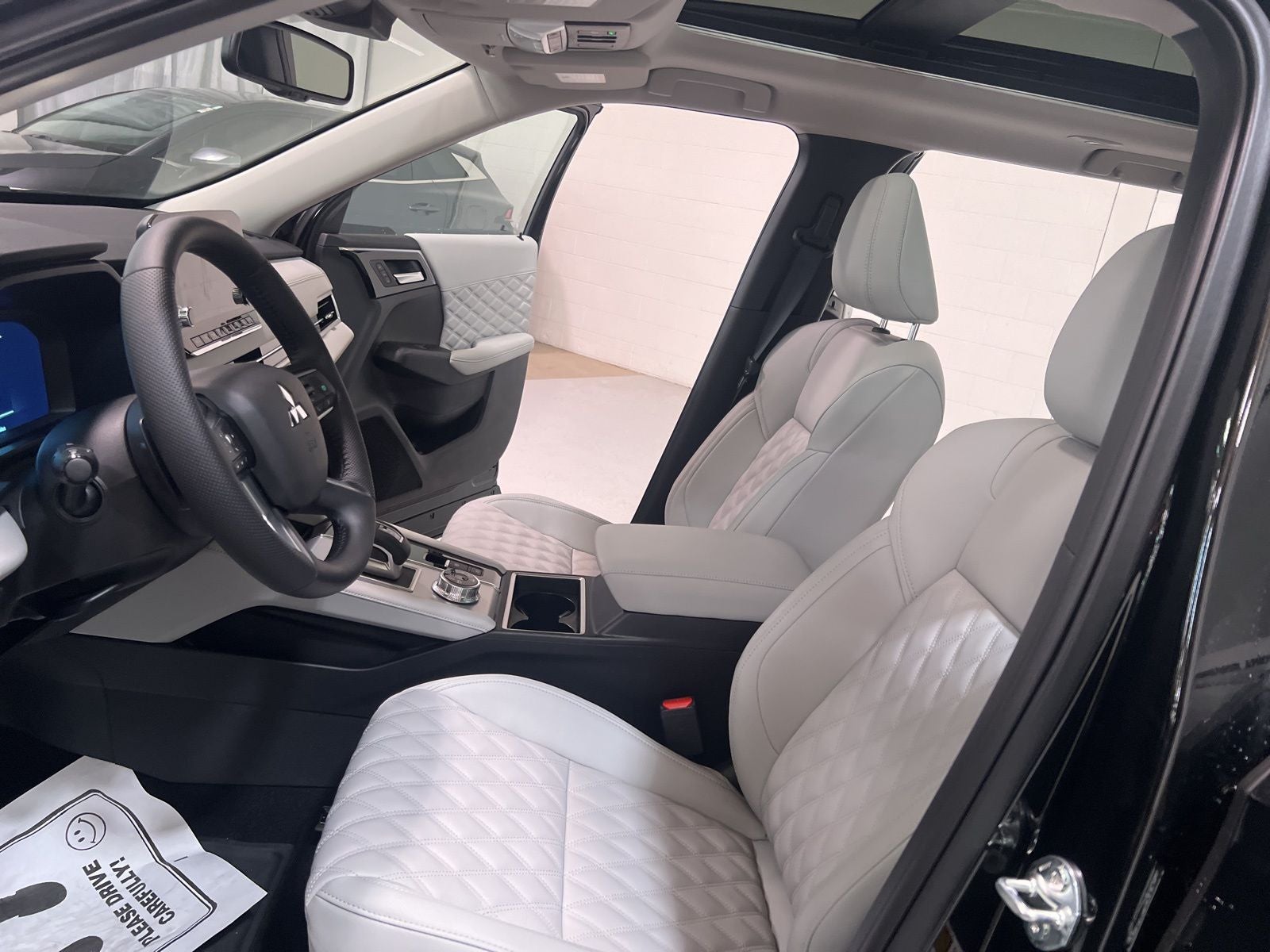 2025 Mitsubishi Outlander PHEV SEL