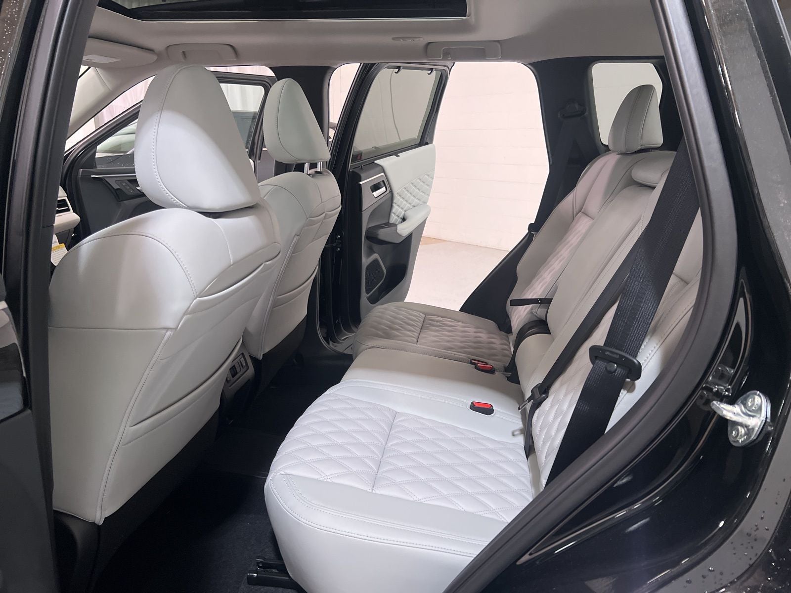 2025 Mitsubishi Outlander PHEV SEL